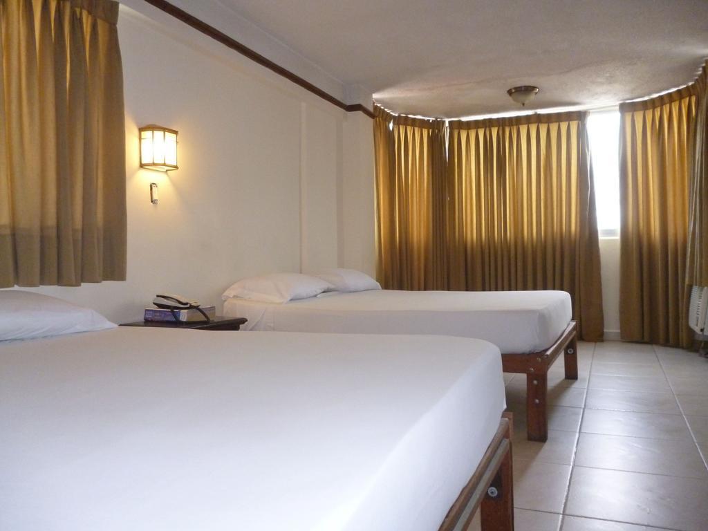 Hotel Aramo Panama City Room photo